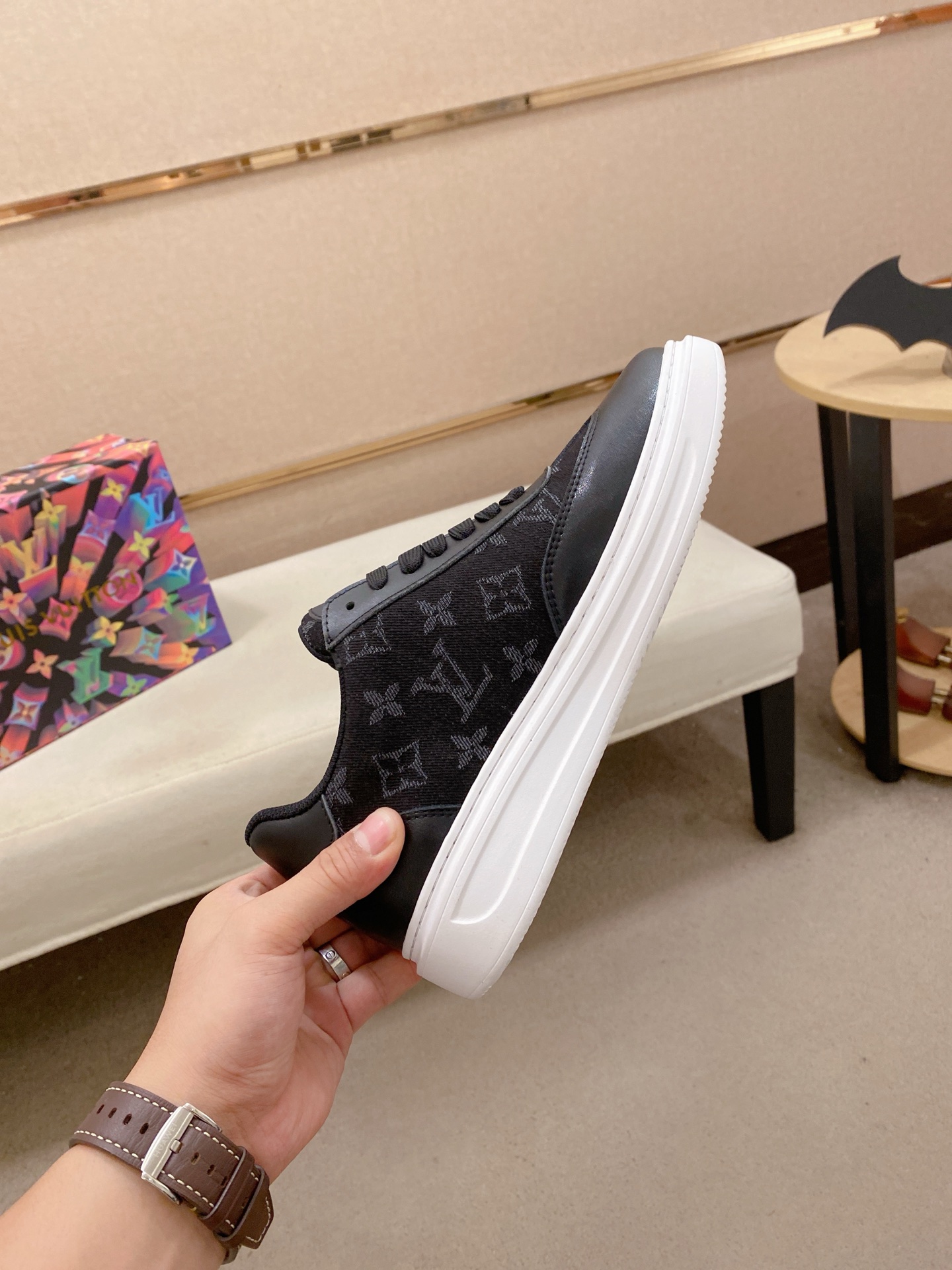 LV 高仿 黑色Monogram運動鞋 簡約時尚百搭｜歐美奢侈品精品推薦
