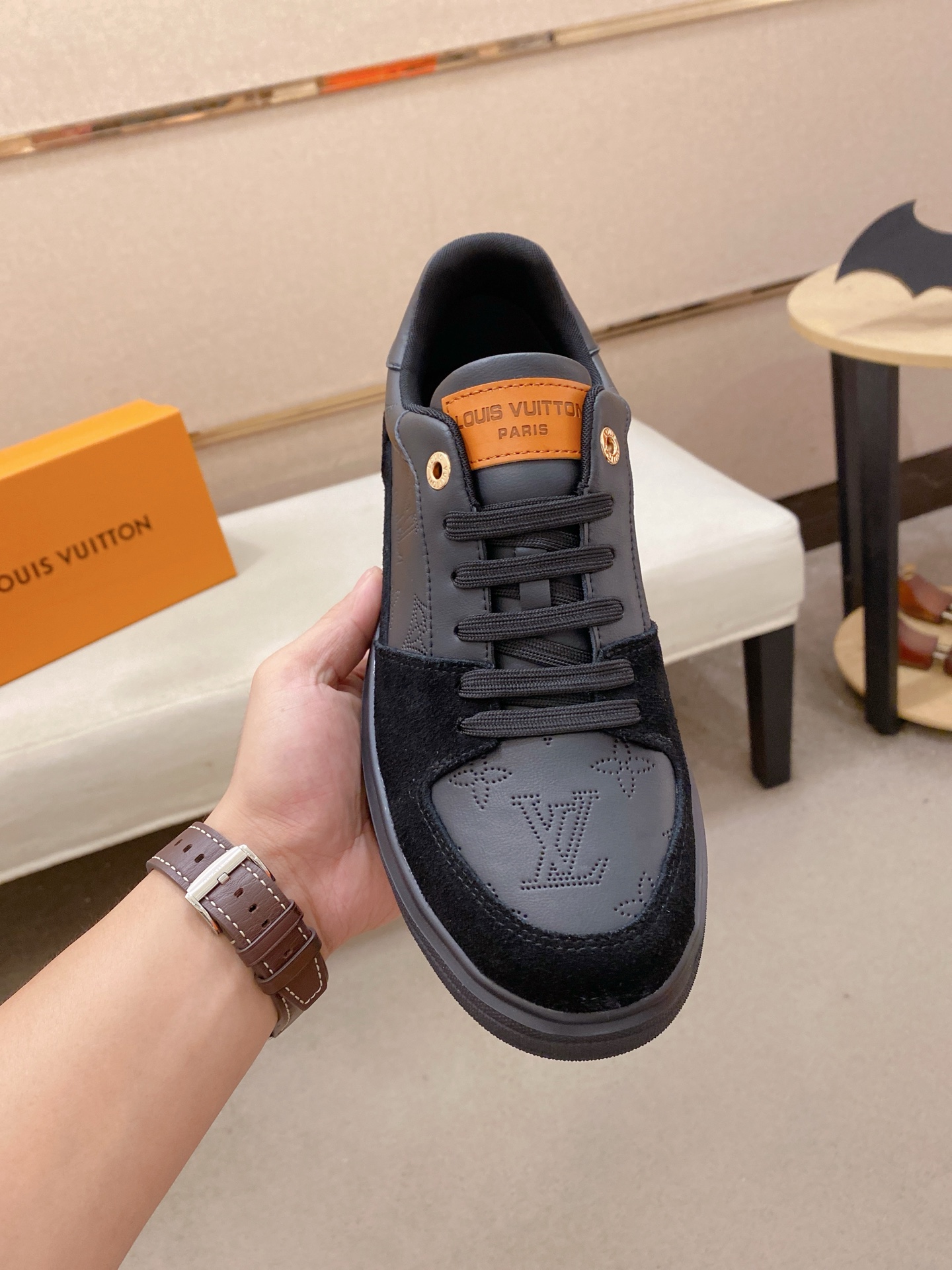LV 原單 黑色運動鞋 低調時尚設計|超A仿原單精品圖片 14 LV 原單 黑色運動鞋 低調時尚設計|歐美奢侈品精品推薦