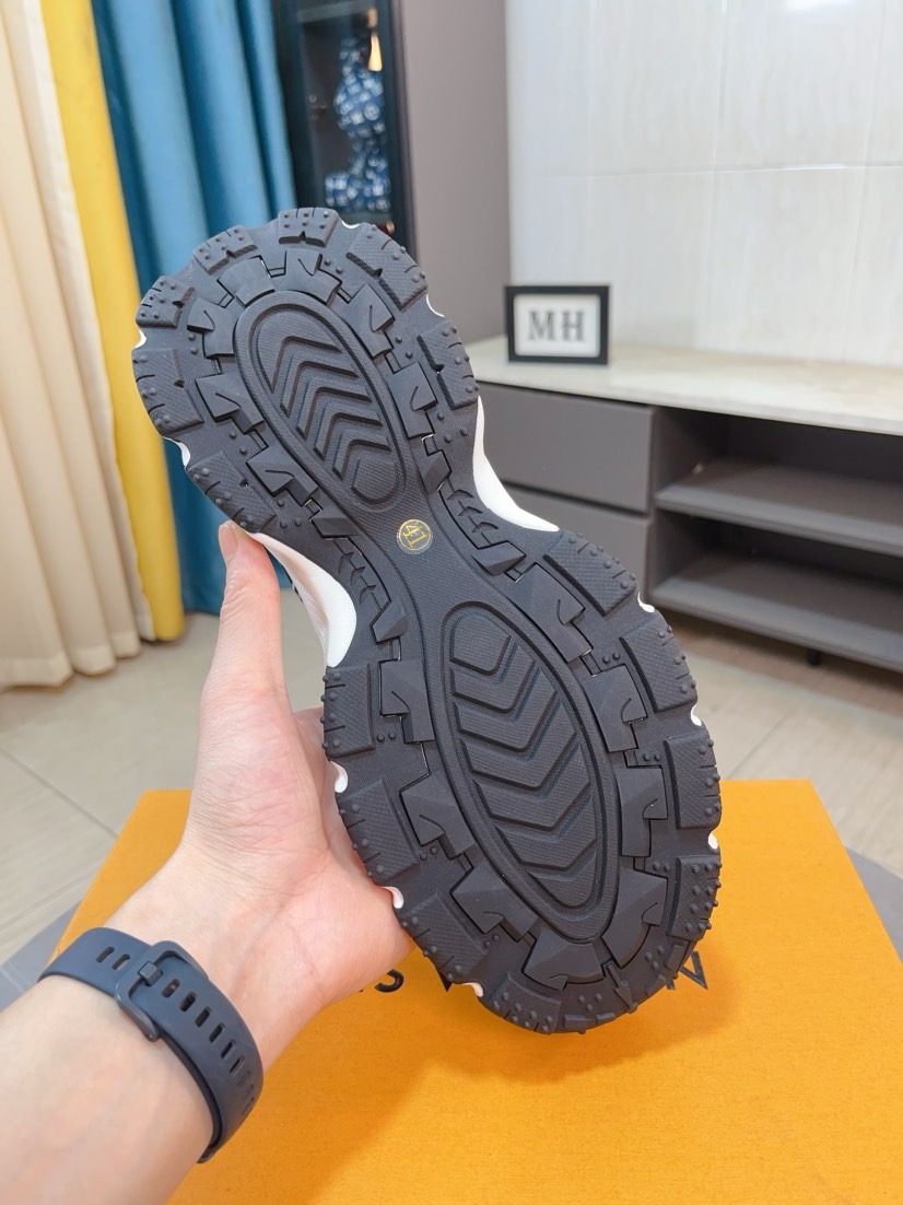 LV 一比一 白藍運動鞋 花紋拼接舒適款｜歐美奢侈品精品推薦