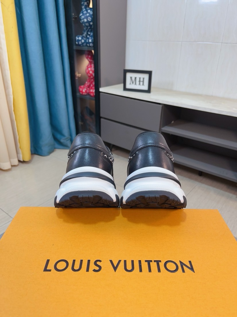 LV 高仿 黑色運動鞋 花紋拼接厚底舒適款｜歐美奢侈品精品推薦