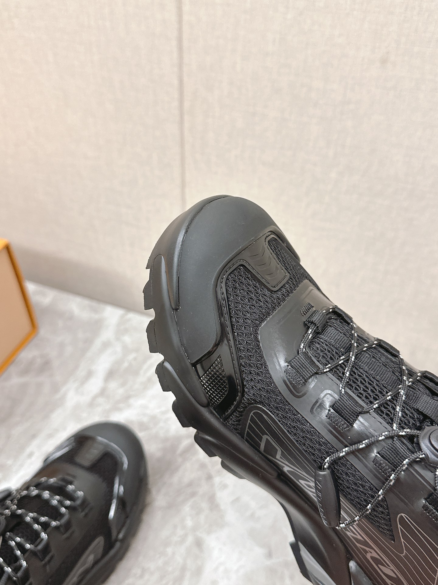 LV 高仿 黑色低幫運動鞋 潮流百搭款|超A仿原單精品圖片 9 LV 高仿 黑色低幫運動鞋 潮流百搭款|歐美奢侈品精品推薦