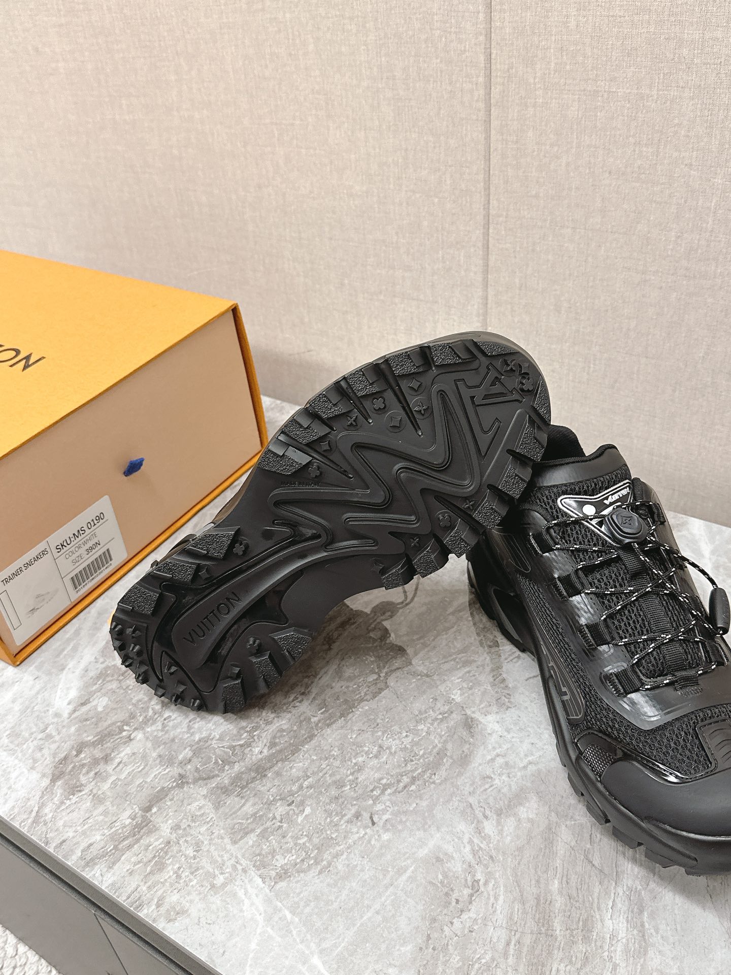 LV 高仿 黑色低幫運動鞋 潮流百搭款|超A仿原單精品圖片 7 LV 高仿 黑色低幫運動鞋 潮流百搭款|歐美奢侈品精品推薦