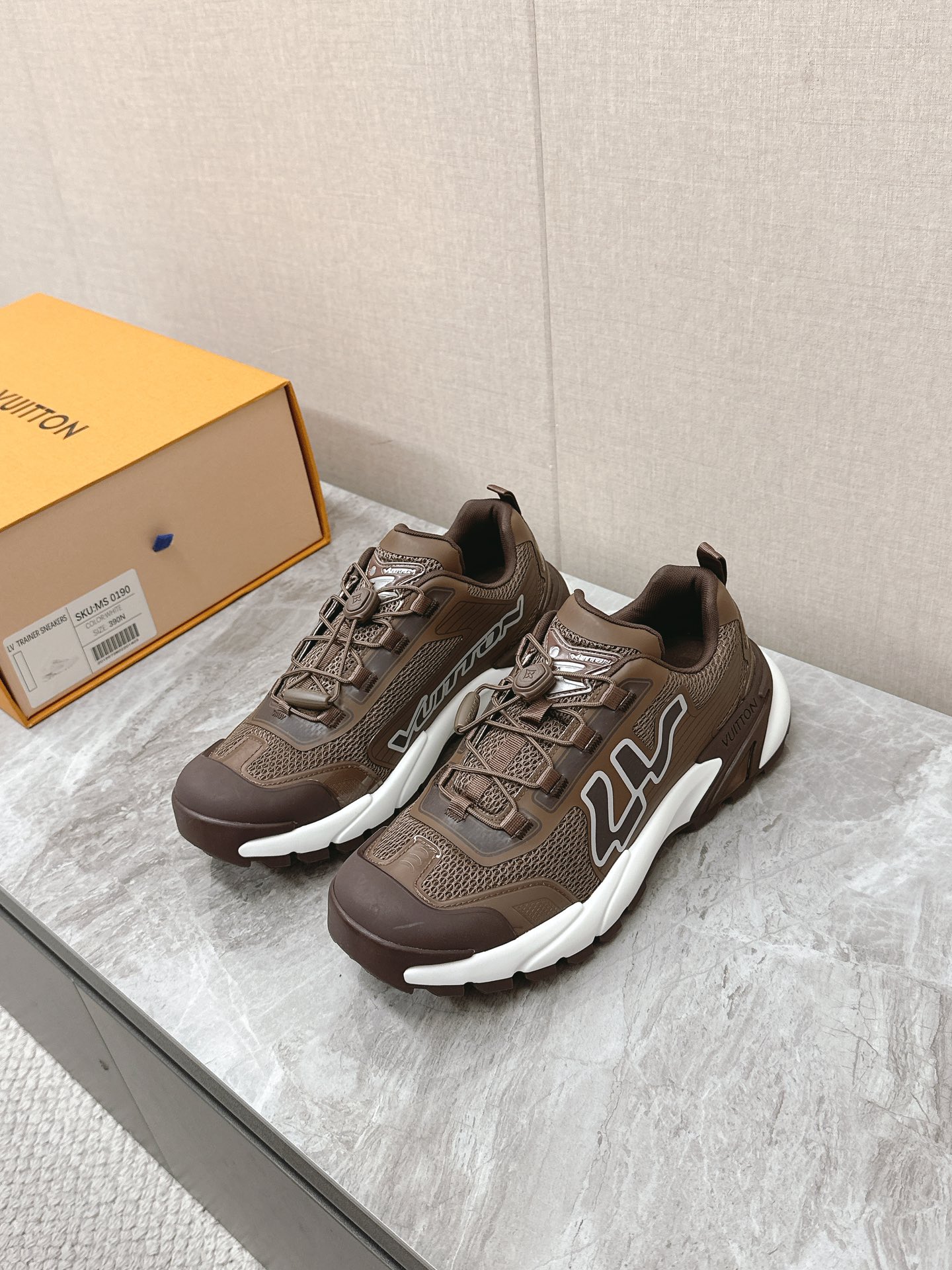 LV 高仿 棕色運動鞋 厚底舒適時尚款|超A仿原單精品圖片 6 LV 高仿 棕色運動鞋 厚底舒適時尚款|歐美奢侈品精品推薦