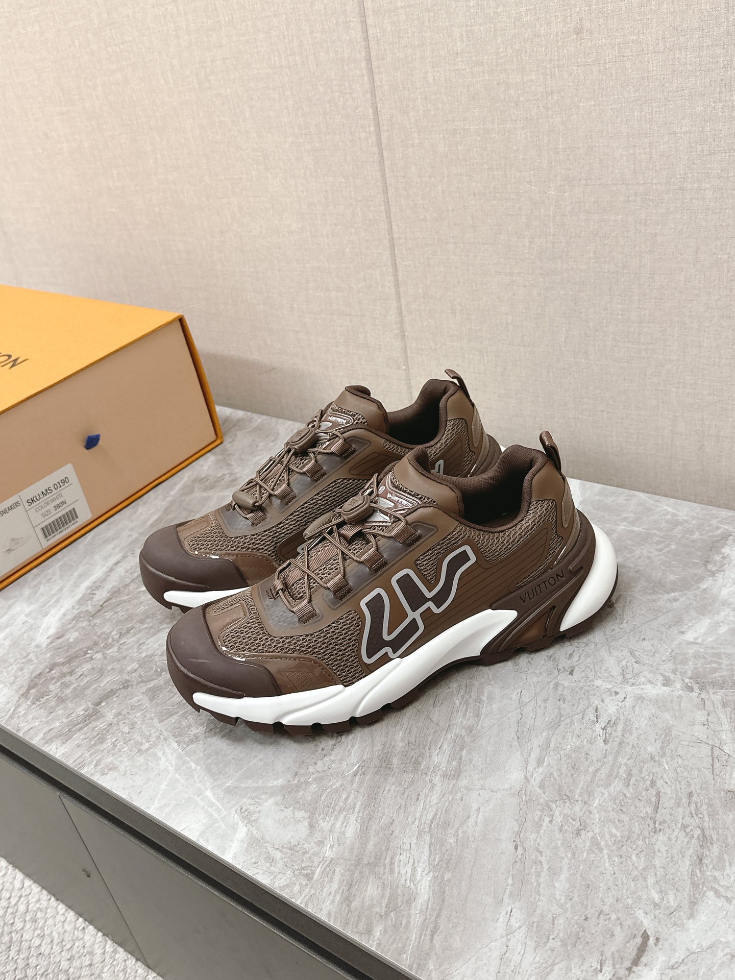 LV 高仿 棕色運動鞋 厚底舒適時尚款|超A仿原單精品圖片 12 LV 高仿 棕色運動鞋 厚底舒適時尚款|歐美奢侈品精品推薦