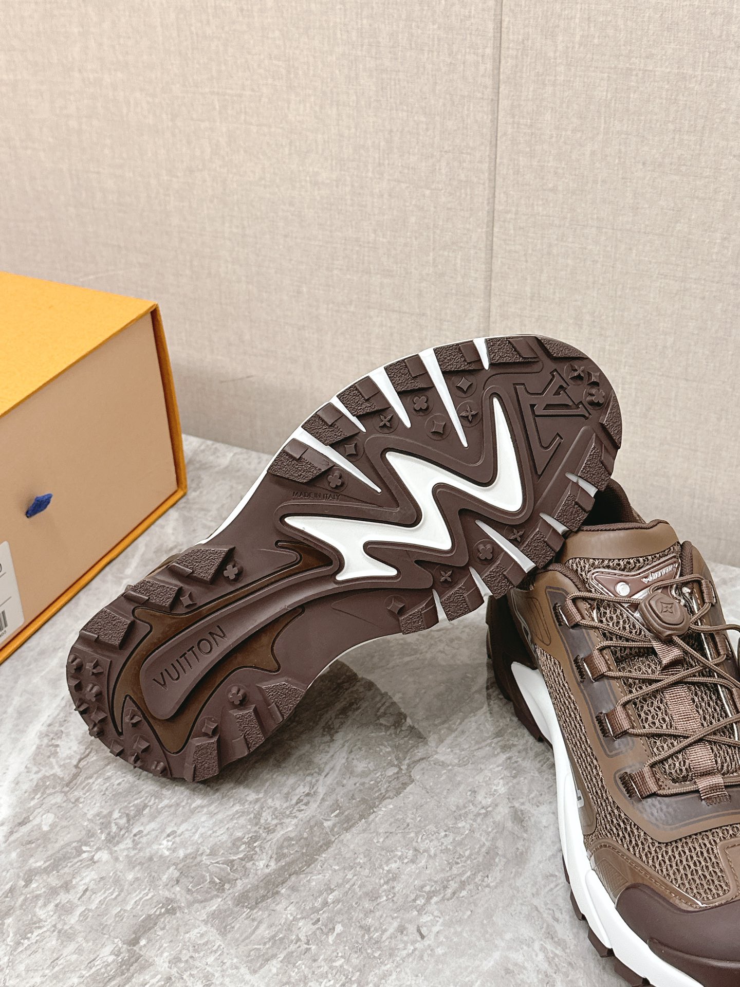 LV 高仿 棕色運動鞋 厚底舒適時尚款|超A仿原單精品圖片 7 LV 高仿 棕色運動鞋 厚底舒適時尚款|歐美奢侈品精品推薦