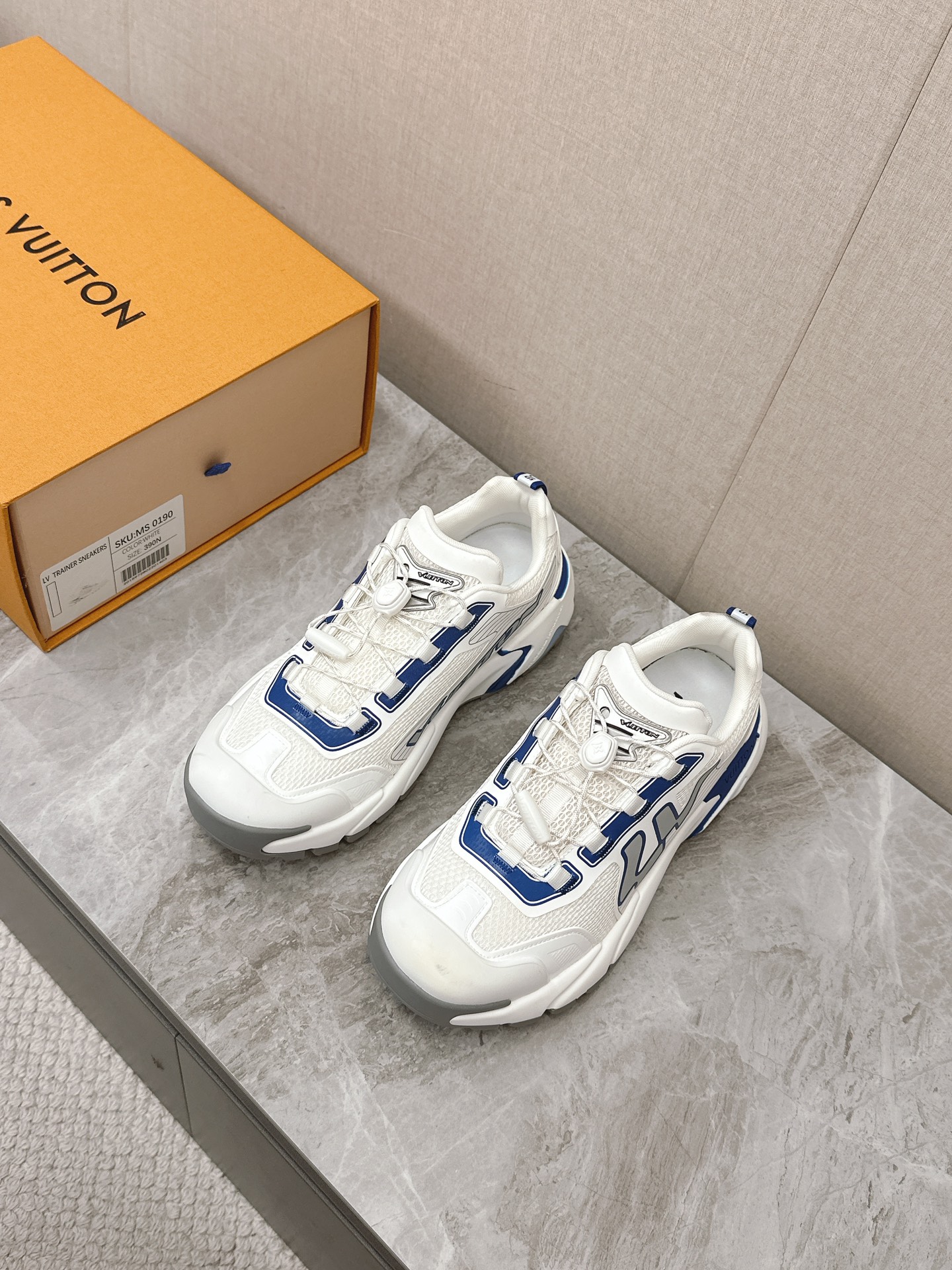 LV 高仿 白藍運動鞋 厚底休閒百搭款|超A仿原單精品圖片 13 LV 高仿 白藍運動鞋 厚底休閒百搭款|歐美奢侈品精品推薦