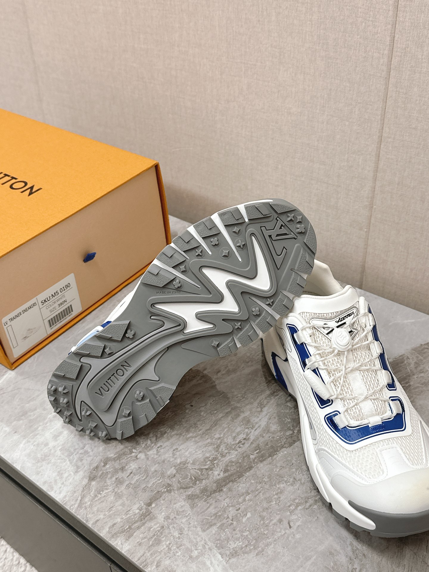 LV 高仿 白藍運動鞋 厚底休閒百搭款|超A仿原單精品圖片 7 LV 高仿 白藍運動鞋 厚底休閒百搭款|歐美奢侈品精品推薦