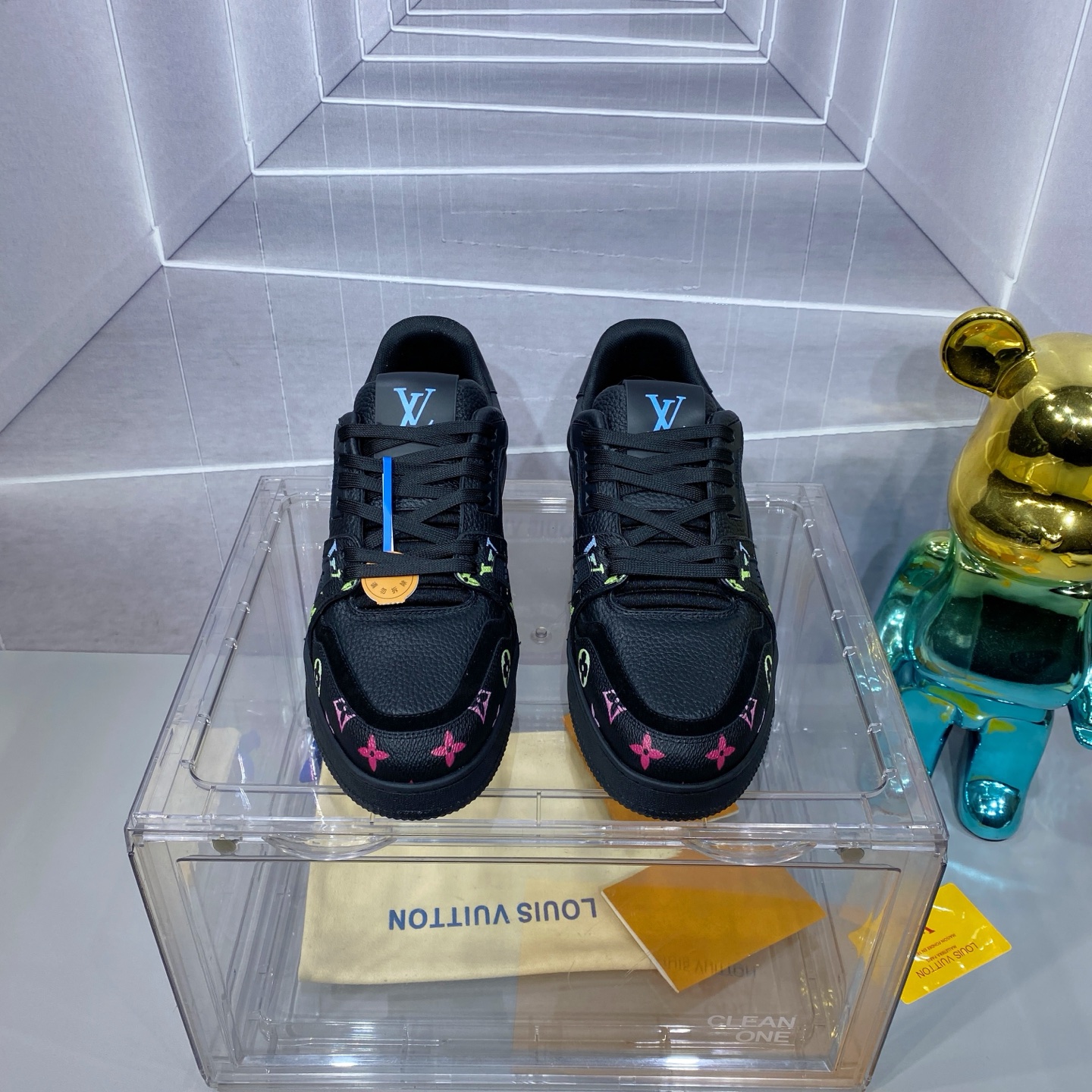 LV 原單 Trainer 黑色運動鞋 彩色 Monogram 潮流款｜歐美奢侈品精品推薦