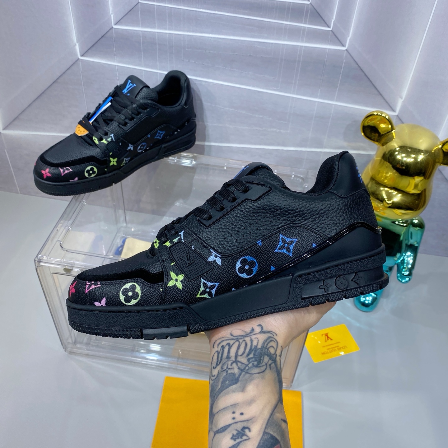 LV 原單 Trainer 黑色運動鞋 彩色 Monogram 潮流款｜歐美奢侈品精品推薦