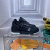 LV 高仿 Trainer 全黑低筒運動鞋 白底細節潮流款｜歐美奢侈品精品推薦