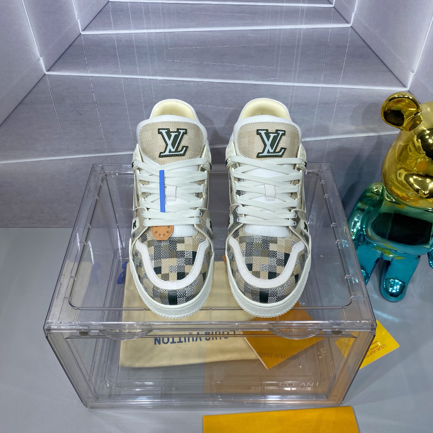 LV 原單 Trainer 白灰棋盤格低筒運動鞋 潮流百搭款｜歐美奢侈品精品推薦
