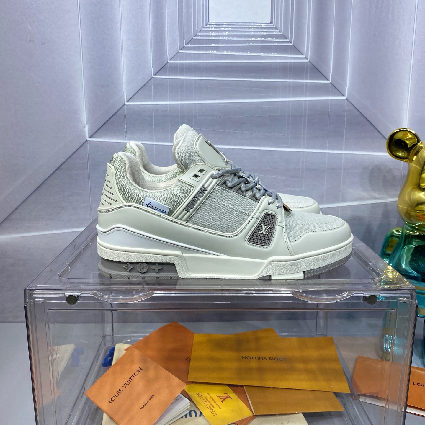 LV 高仿 Trainer 灰白格紋低筒運動鞋 百搭清爽款｜歐美奢侈品精品推薦