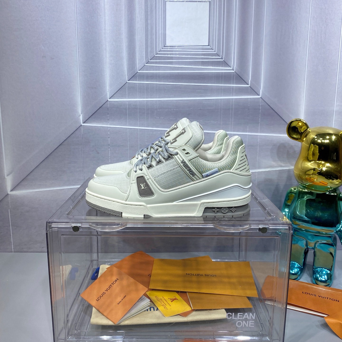 LV 高仿 Trainer 灰白格紋低筒運動鞋 百搭清爽款｜歐美奢侈品精品推薦