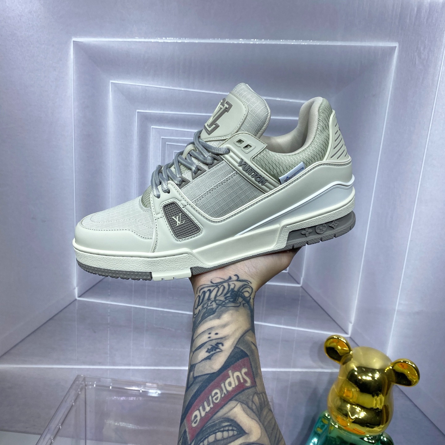 LV 高仿 Trainer 灰白格紋低筒運動鞋 百搭清爽款｜歐美奢侈品精品推薦