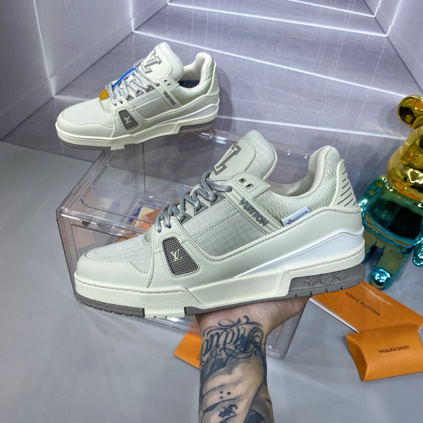 LV 高仿 Trainer 灰白格紋低筒運動鞋 百搭清爽款｜歐美奢侈品精品推薦