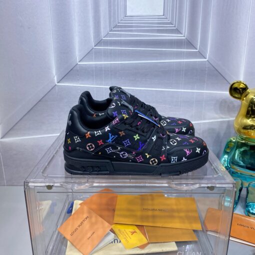 LV 一比一 Trainer 黑底彩色 Monogram 運動鞋 潮流亮眼款