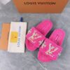 LV 精品毛絨拖鞋 桃紅亮片刺繡款|超A仿原單精品圖片 3 LV 精品毛絨拖鞋 桃紅亮片刺繡款|歐美奢侈品精品推薦