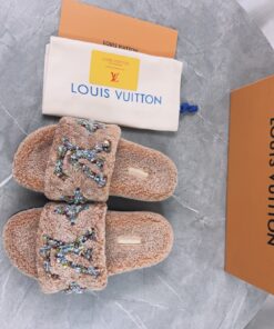LV 精品毛絨拖鞋 奶咖亮片刺繡款