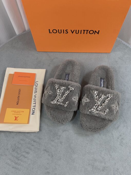 LV 高仿毛絨拖鞋 灰色水鑽奢華款