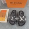 LV 高仿毛絨拖鞋 深灰白大LOGO休閒款｜歐美奢侈品精品推薦