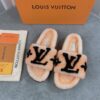 LV 高仿毛絨拖鞋 杏橙黑大LOGO溫暖款｜歐美奢侈品精品推薦