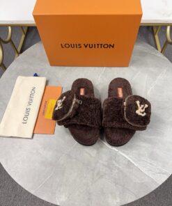 LV 高仿毛絨拖鞋 深棕小口袋設計休閒款