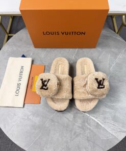 LV 一比一毛絨拖鞋 奶油色小口袋設計休閒款