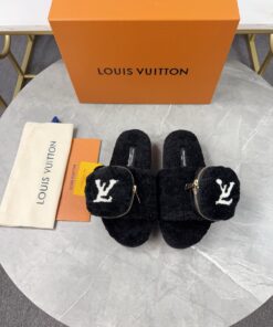 LV 高仿毛絨拖鞋 黑色小口袋設計百搭款