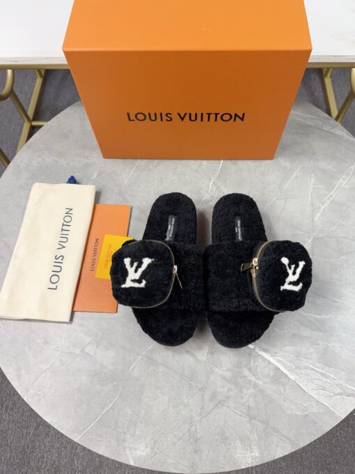 LV 高仿毛絨拖鞋 黑色小口袋設計百搭款