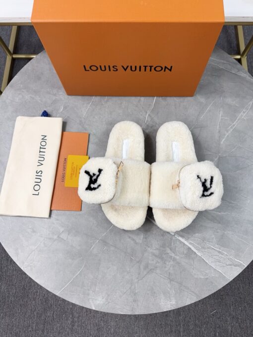 LV 高仿毛絨拖鞋 奶白小口袋設計冬季款