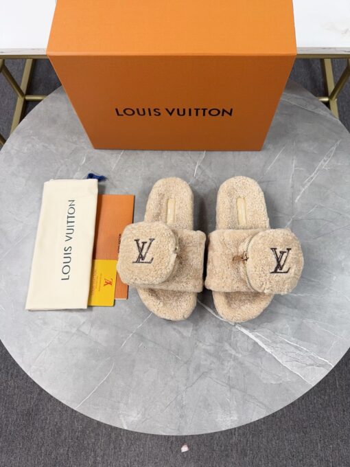 LV 高仿羊羔絨拖鞋 米色口袋款