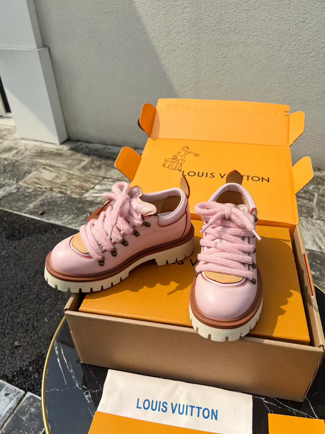 LV 高仿厚底休閒鞋 粉色甜美拼接款｜歐美奢侈品精品推薦