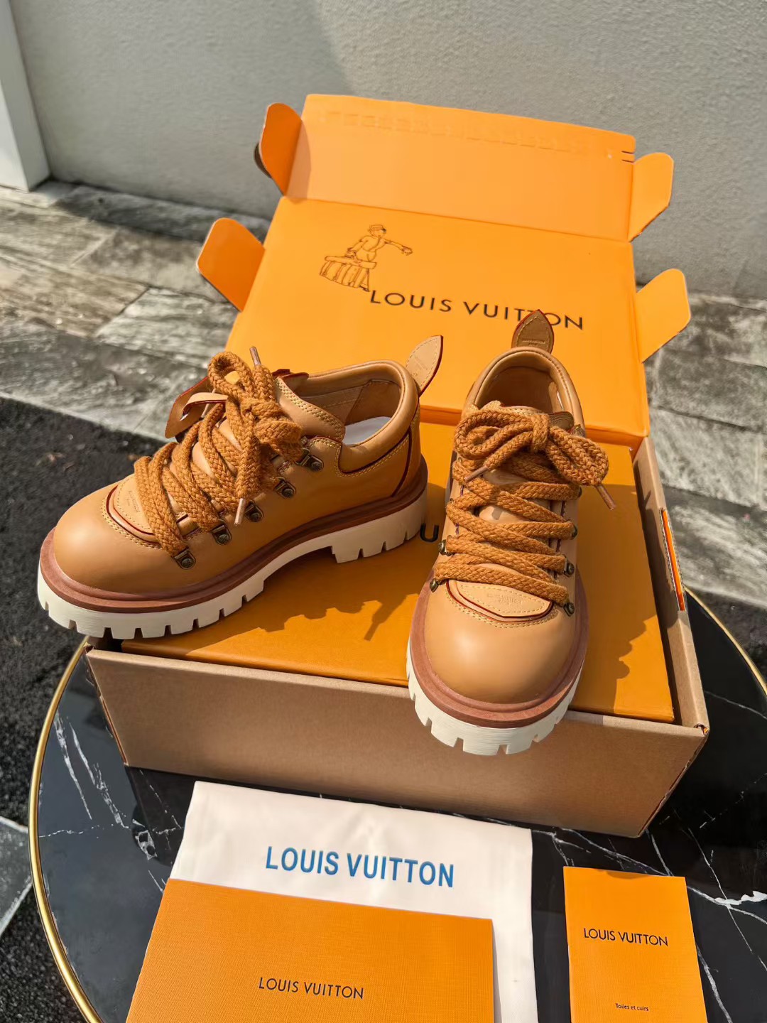 LV 高仿厚底休閒鞋 焦糖棕經典百搭款｜歐美奢侈品精品推薦