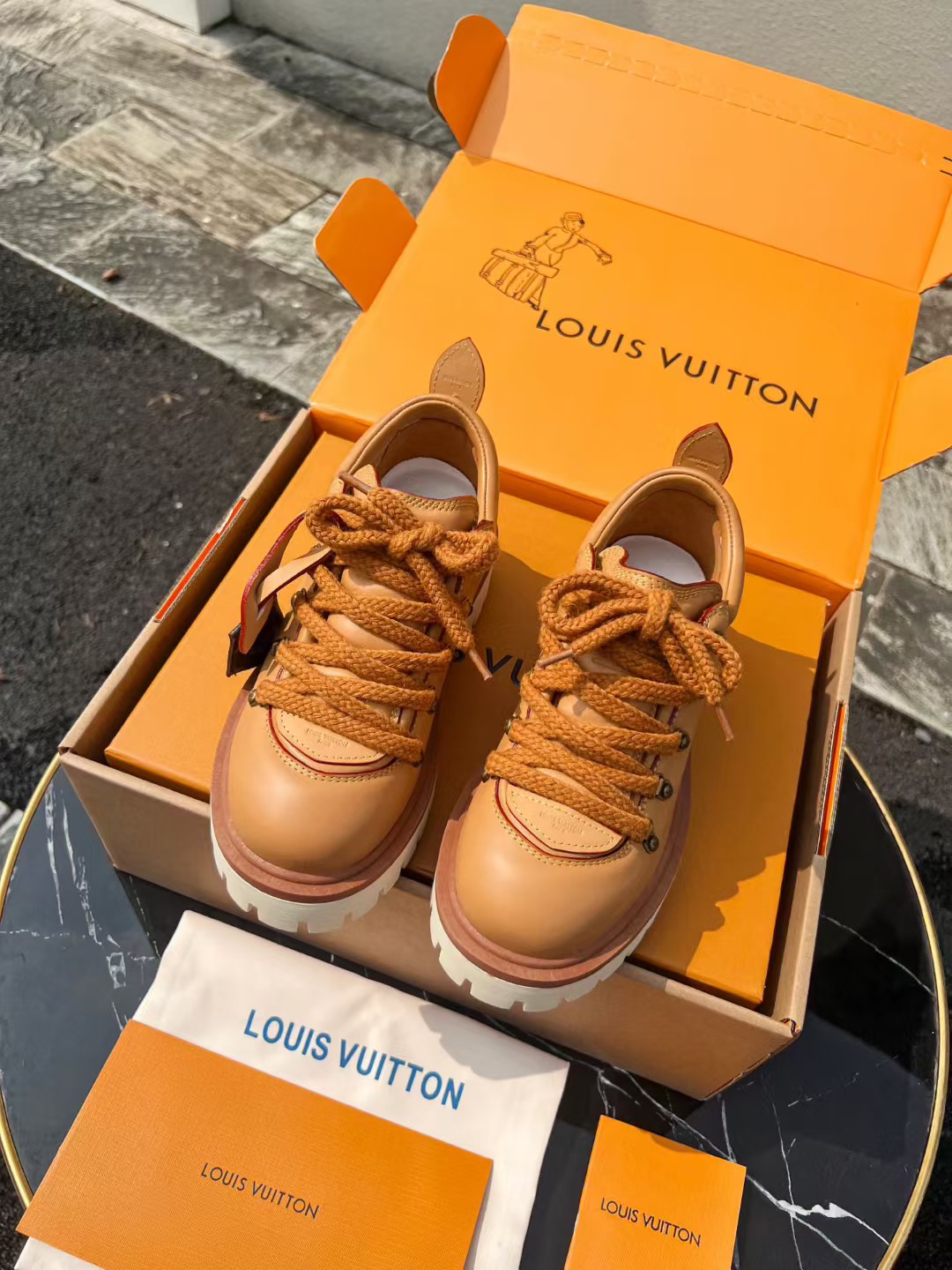LV 高仿厚底休閒鞋 焦糖棕經典百搭款｜歐美奢侈品精品推薦