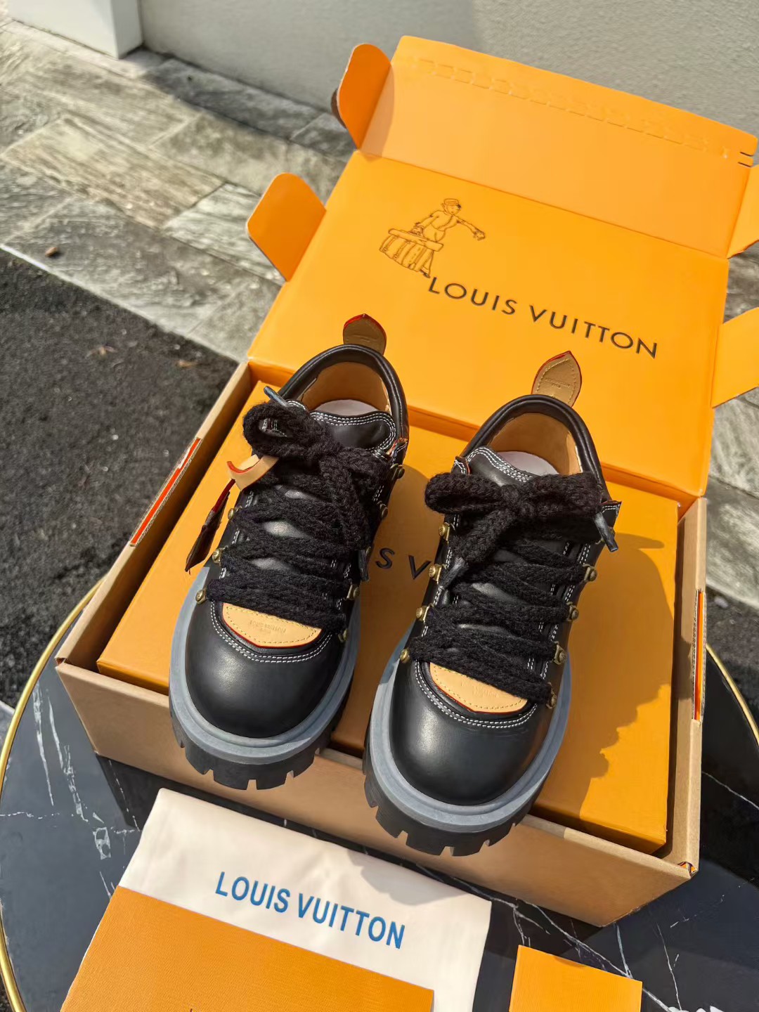 LV 高仿厚底登山鞋 黑色潮流耐磨款｜歐美奢侈品精品推薦