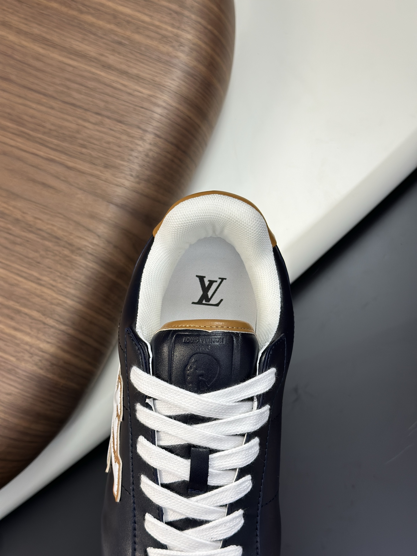 LV 高仿休閒運動鞋 黑色拼接經典款｜歐美奢侈品精品推薦