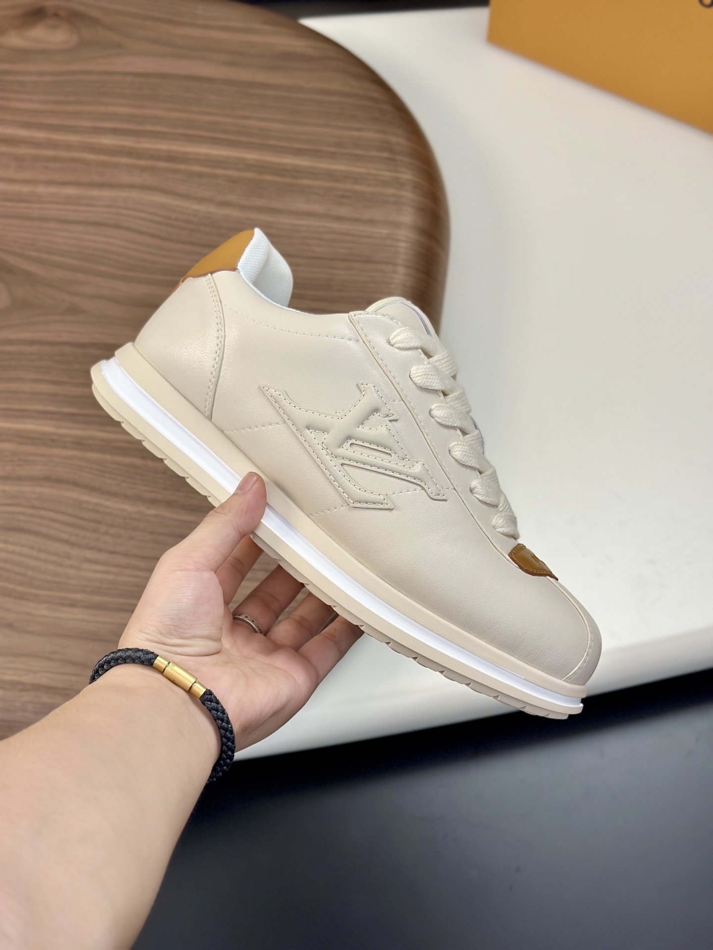 LV 一比一運動鞋 奶油白拼棕色百搭款｜歐美奢侈品精品推薦