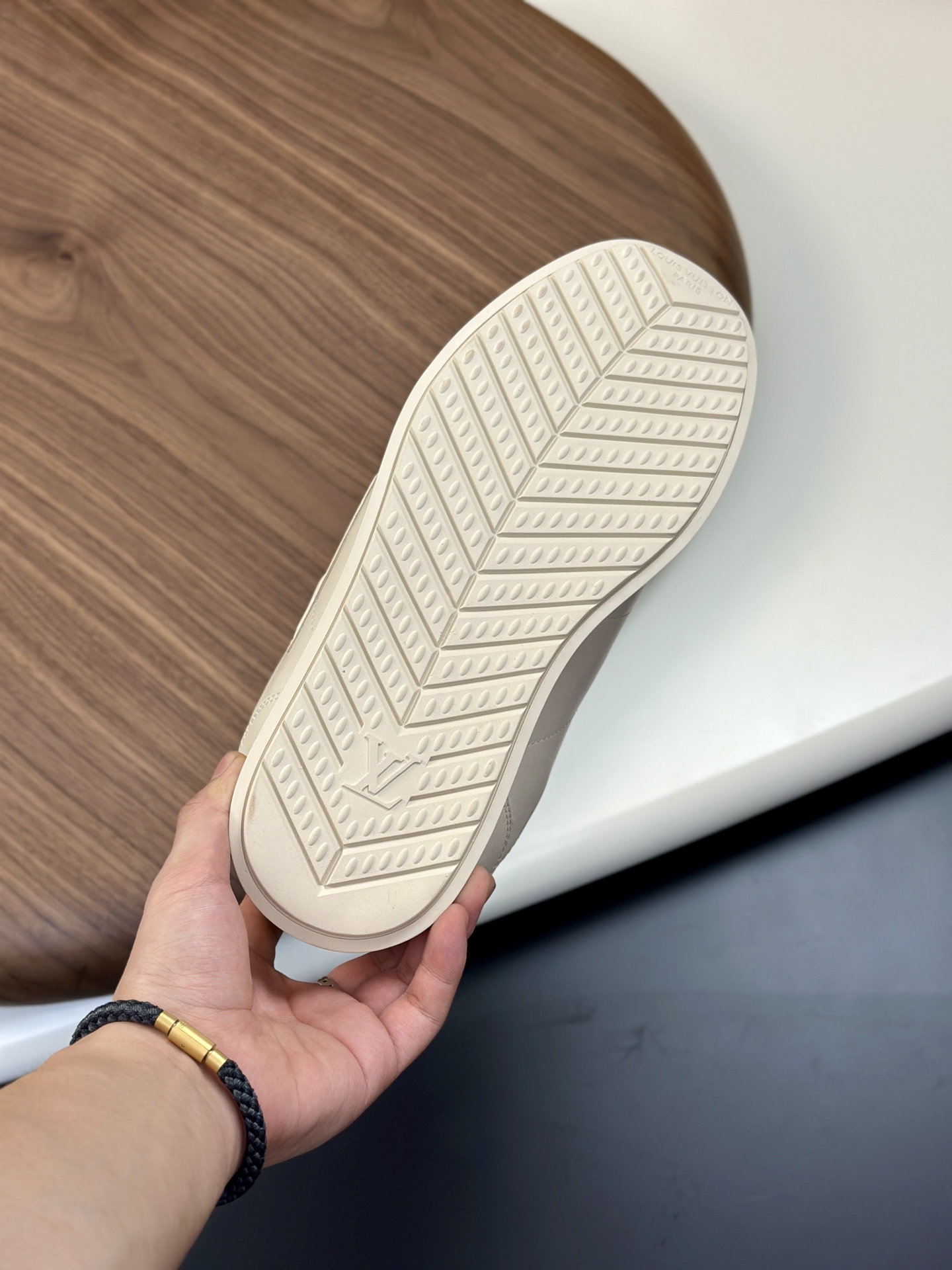 LV 一比一運動鞋 奶油白拼棕色百搭款｜歐美奢侈品精品推薦