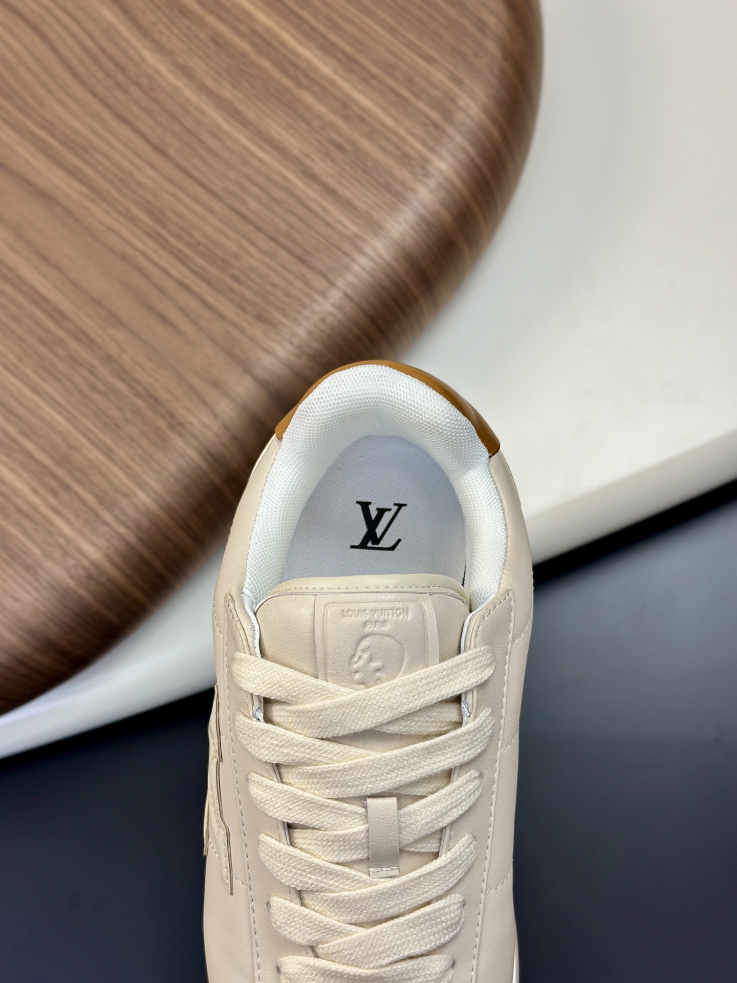 LV 一比一運動鞋 奶油白拼棕色百搭款｜歐美奢侈品精品推薦