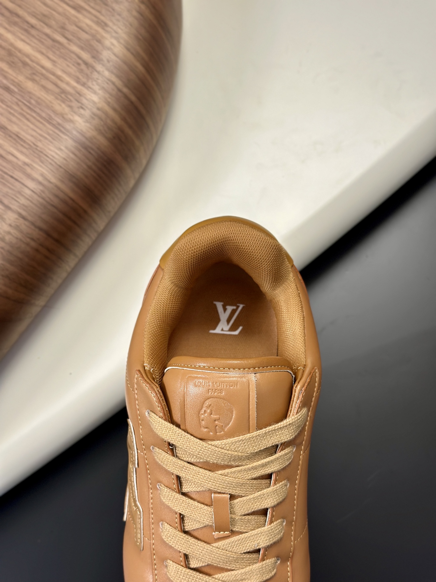 LV 高仿運動鞋 焦糖棕百搭時尚款｜歐美奢侈品精品推薦