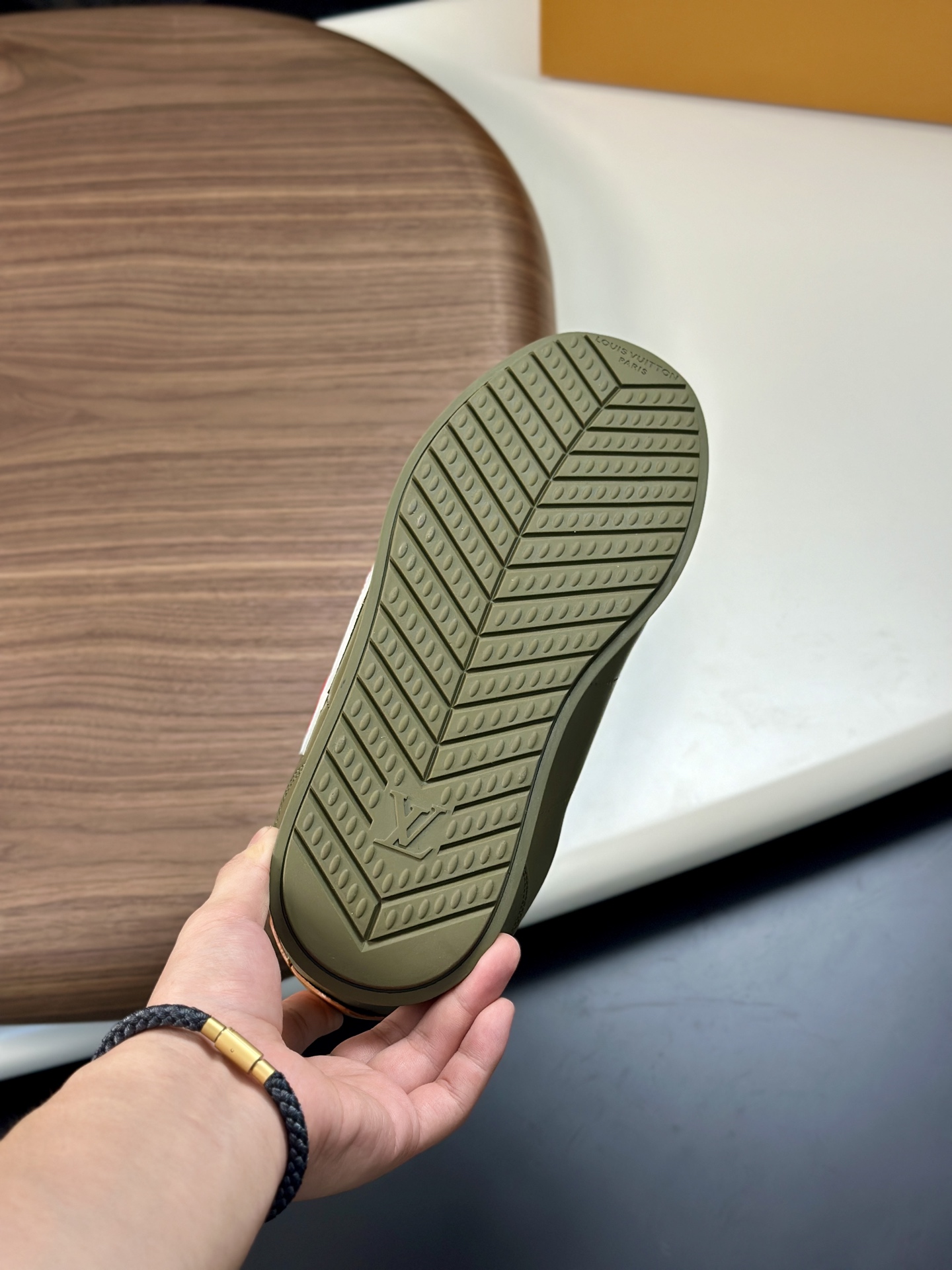 LV 高仿運動鞋 綠色休閒百搭款｜歐美奢侈品精品推薦