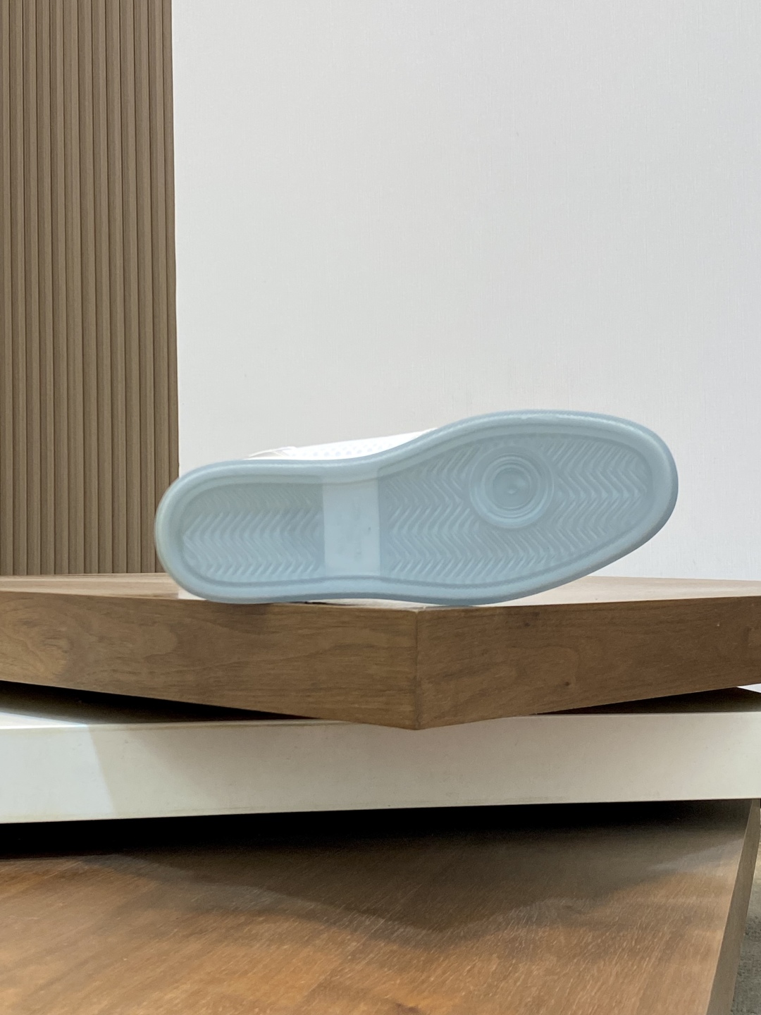 LV 原單白銀高筒運動鞋 簡約百搭 潮流設計款｜歐美奢侈品精品推薦