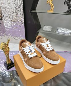 LV 一比一焦糖棕低幫運動鞋 百搭潮流款