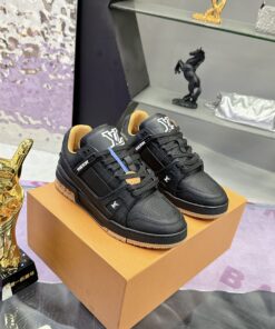 LV A貨黑色低筒運動鞋 經典拼接質感設計