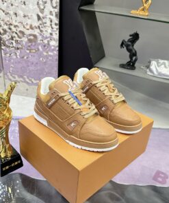 LV 高仿駝色低筒運動鞋 經典百搭休閒款