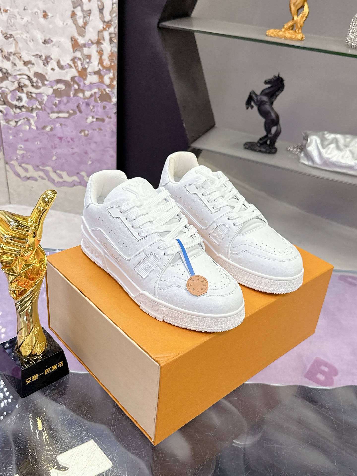 LV 一比一純白 Trainer 運動鞋 簡約百搭款|超A仿原單精品圖片 14 LV 一比一純白 Trainer 運動鞋 簡約百搭款|歐美奢侈品精品推薦