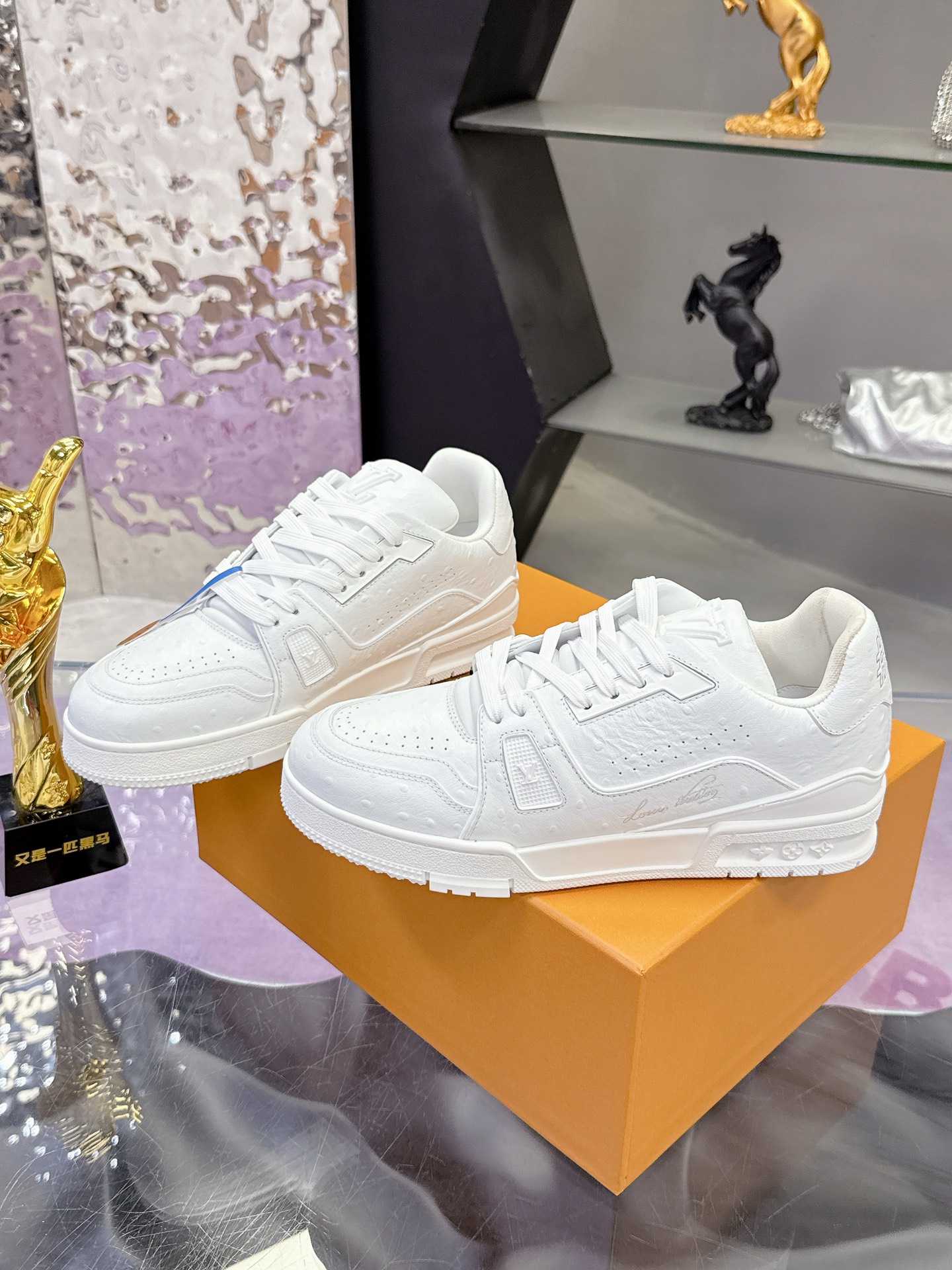 LV 一比一純白 Trainer 運動鞋 簡約百搭款|超A仿原單精品圖片 12 LV 一比一純白 Trainer 運動鞋 簡約百搭款|歐美奢侈品精品推薦