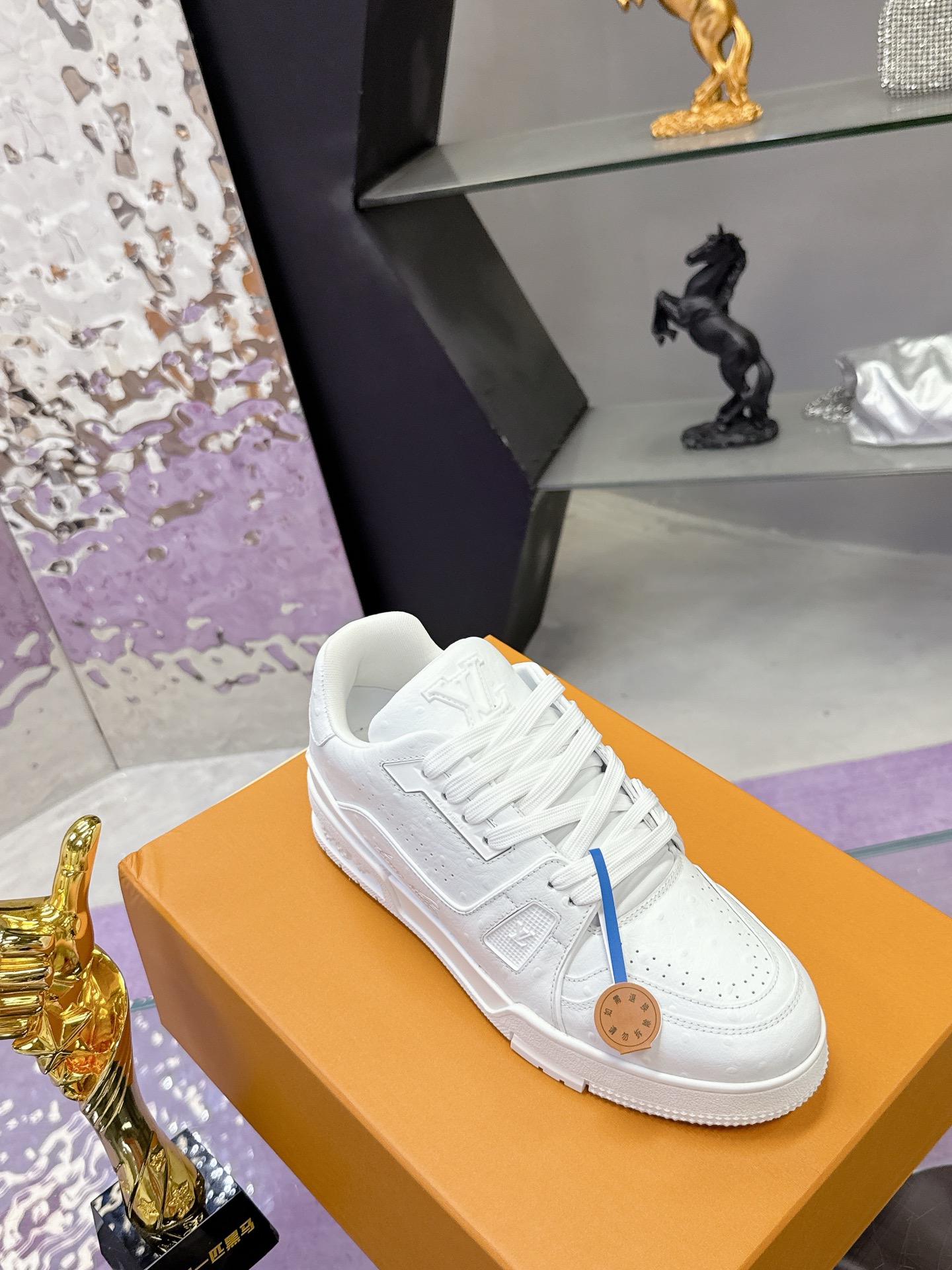 LV 一比一純白 Trainer 運動鞋 簡約百搭款|超A仿原單精品圖片 10 LV 一比一純白 Trainer 運動鞋 簡約百搭款|歐美奢侈品精品推薦