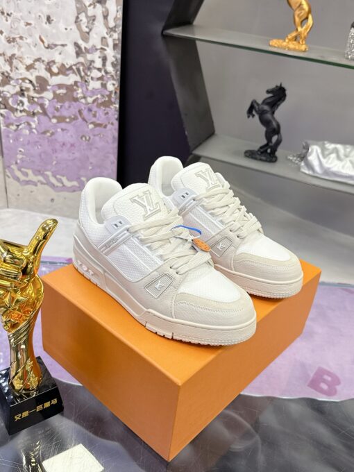 LV 精品仿製運動鞋 全白休閒低幫百搭款