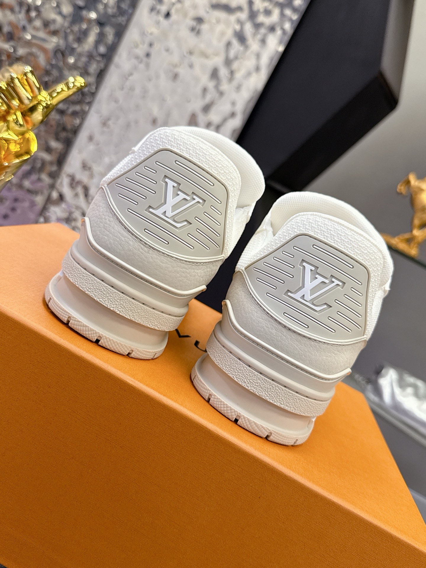 LV 精品仿製運動鞋 全白休閒低幫百搭款｜歐美奢侈品精品推薦